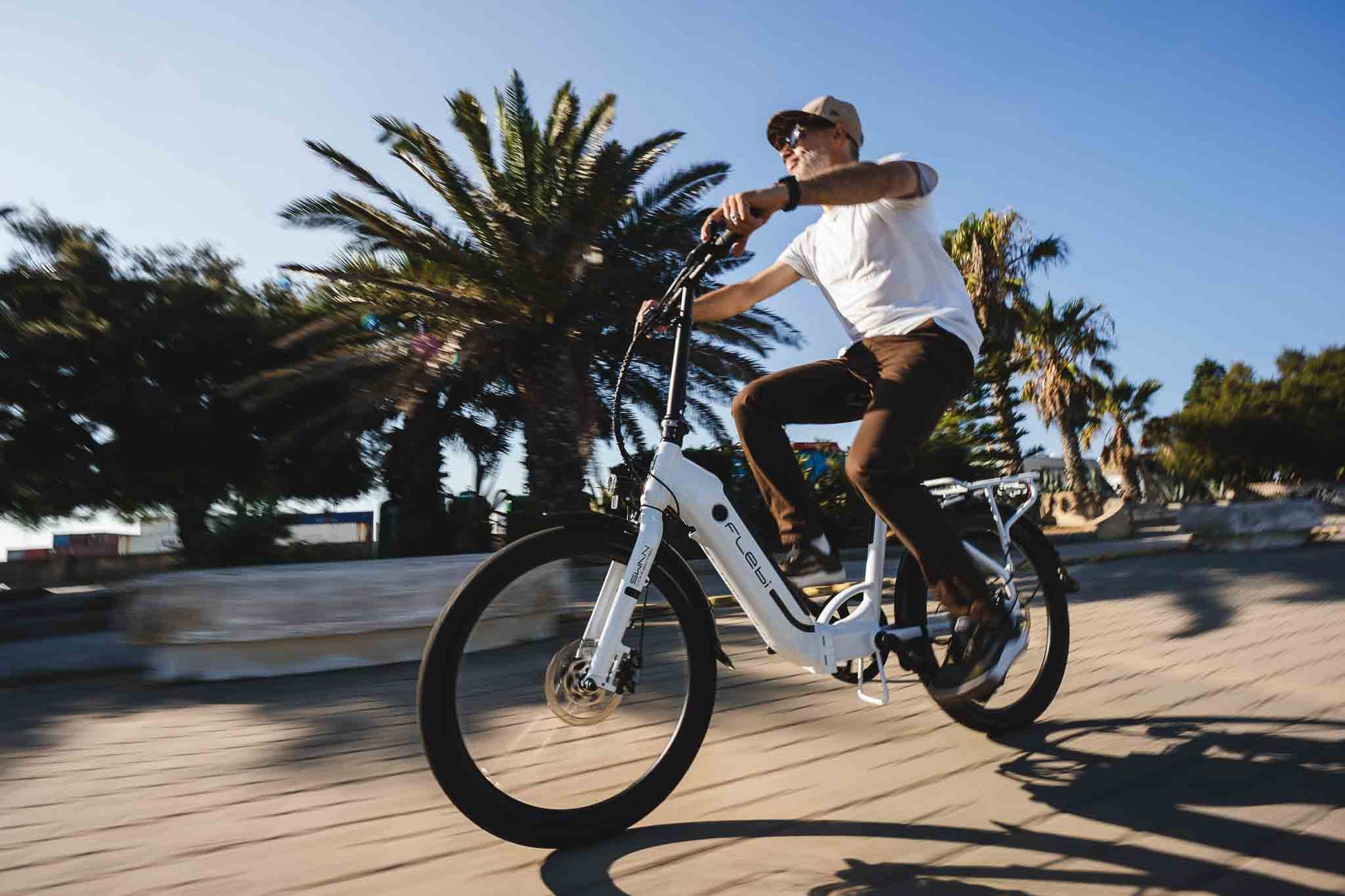 Bicicleta Eléctrica Plegable Swan 24", 70km de Autonomía, 25km/h, Batería 10.4Ah
